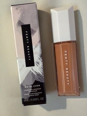 Fenty Beauty We're Even Hydrating Longwear Concealer 345C